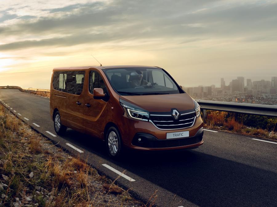  Renault Trafic Minibus LWB 2019 года  (WW) (фото 1 из 5)